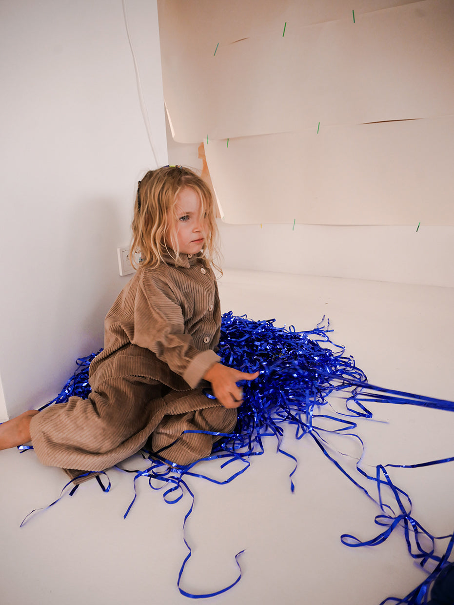 beżowa sztruksowa koszula z kołnierzykiem