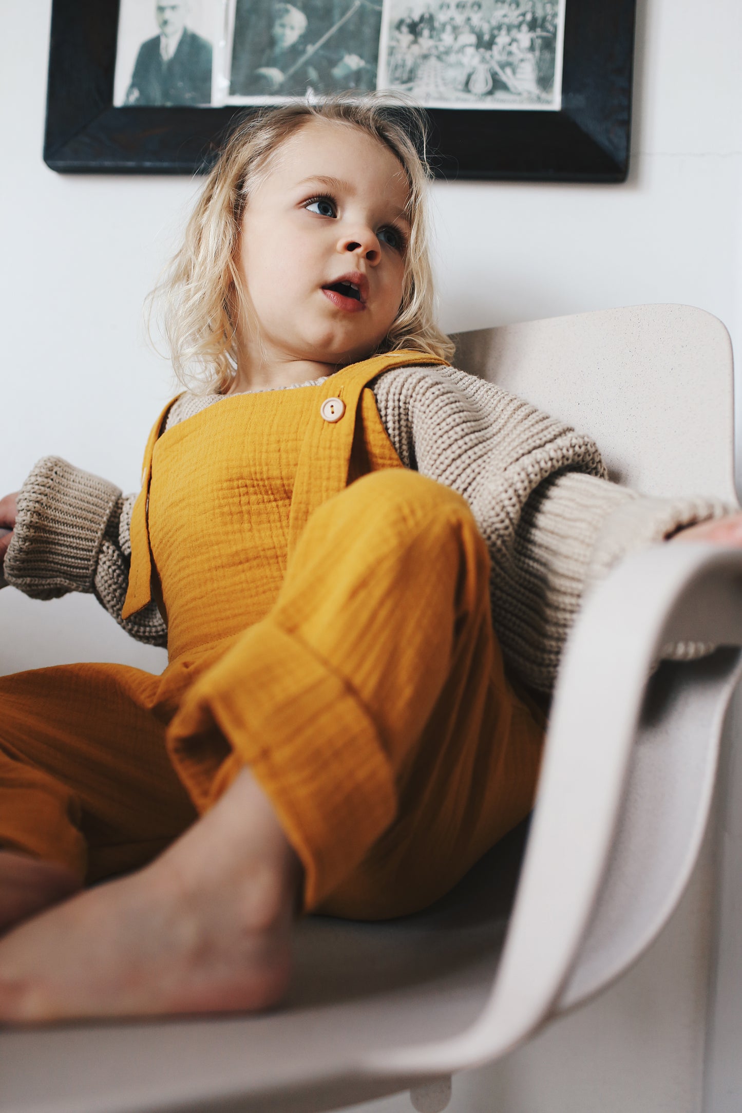 żółte ogrodniczki