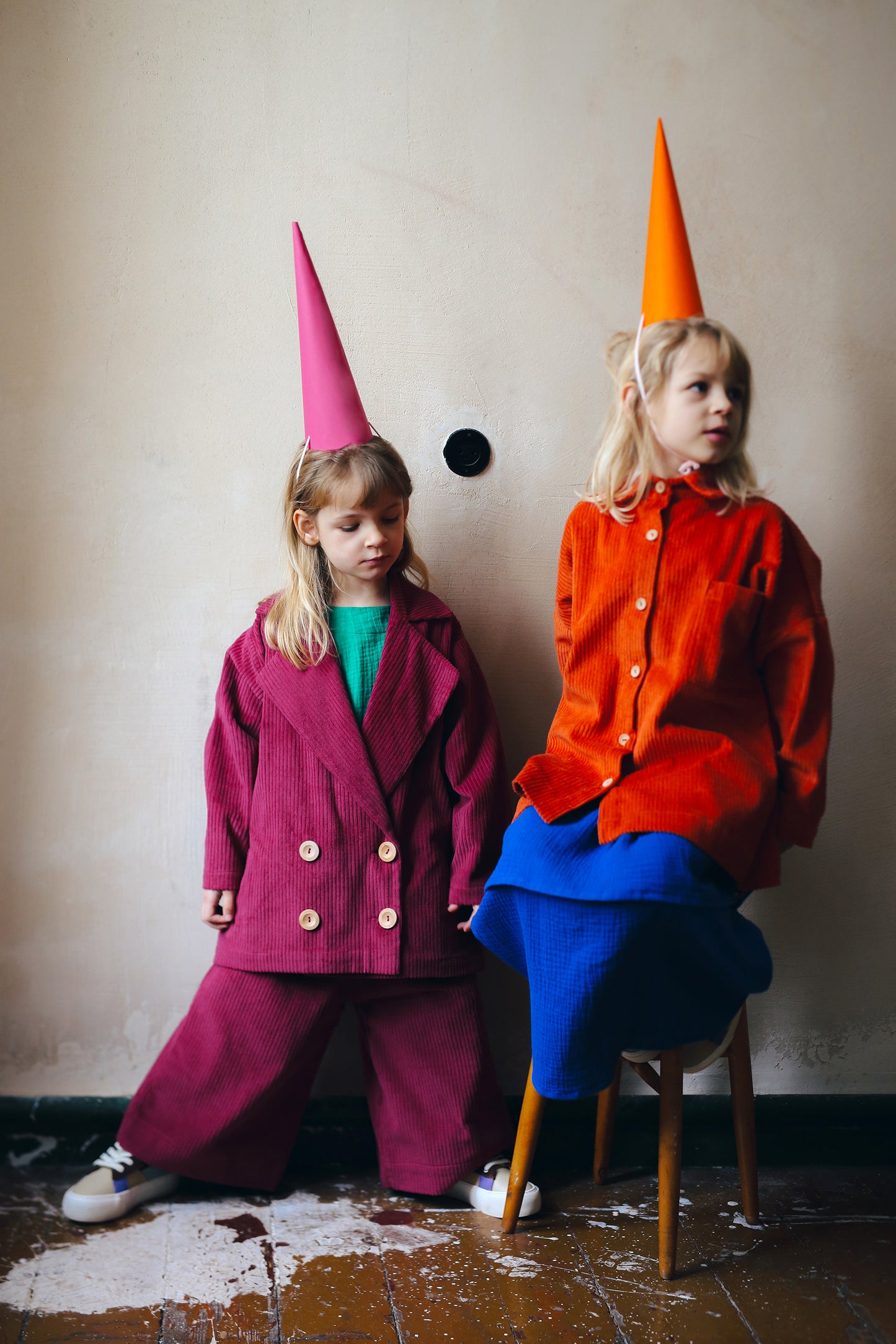 sztruksowa malinowa marynarka