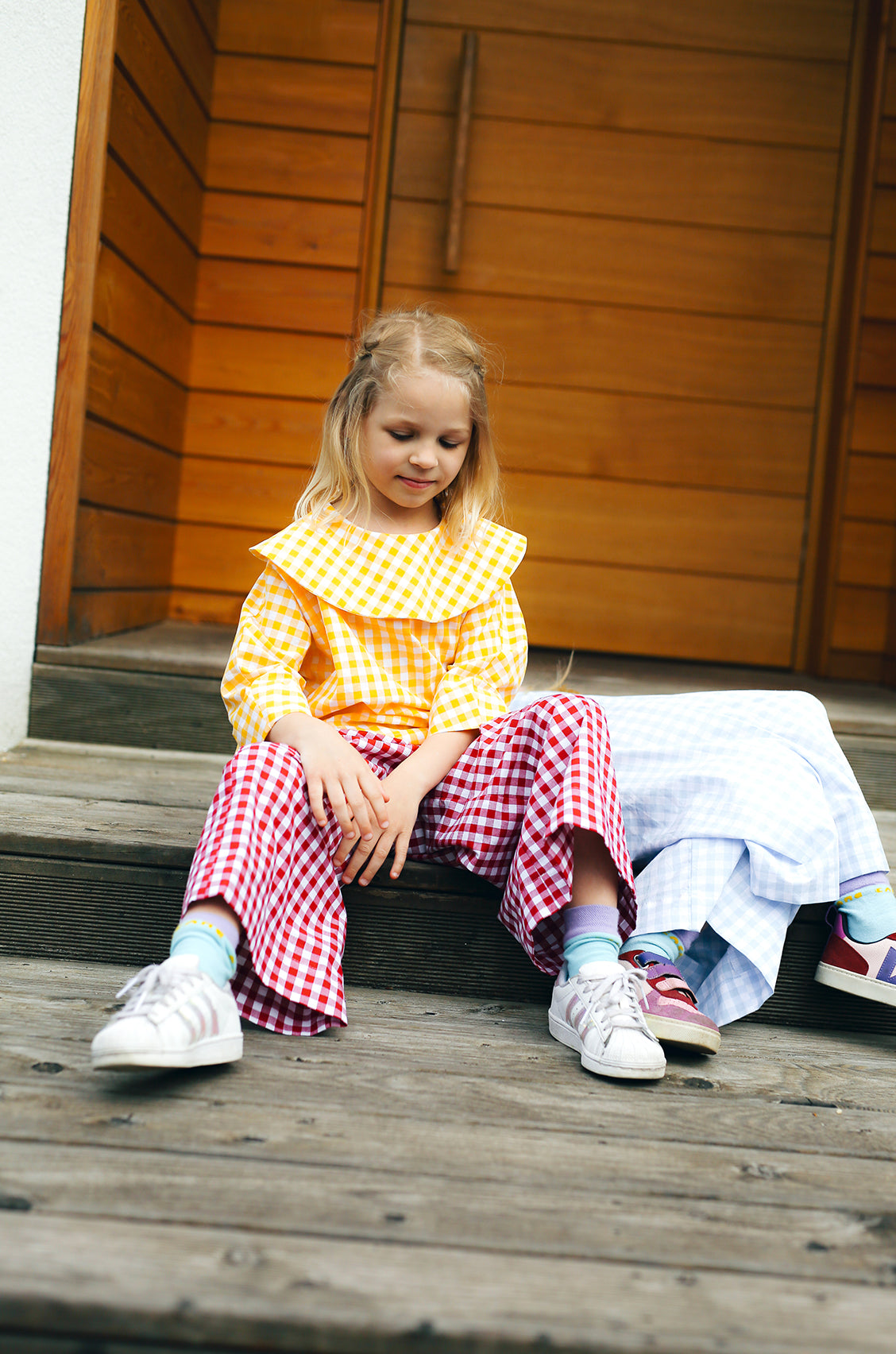 kuloty w malinowo-białą kratkę