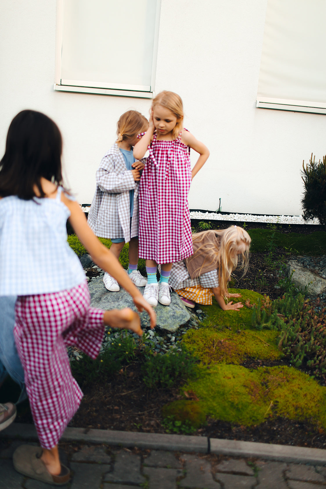 kuloty w malinowo-białą kratkę