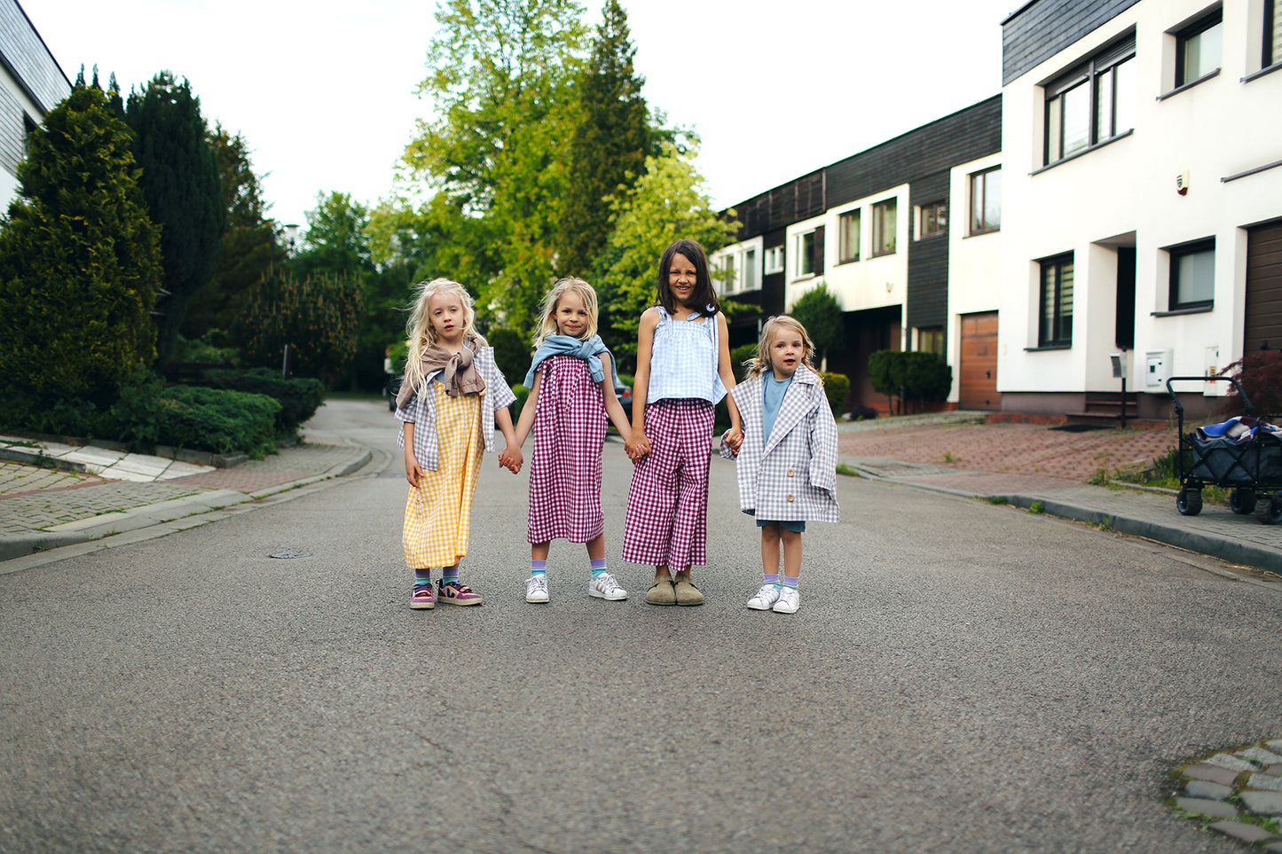 kuloty w malinowo-białą kratkę