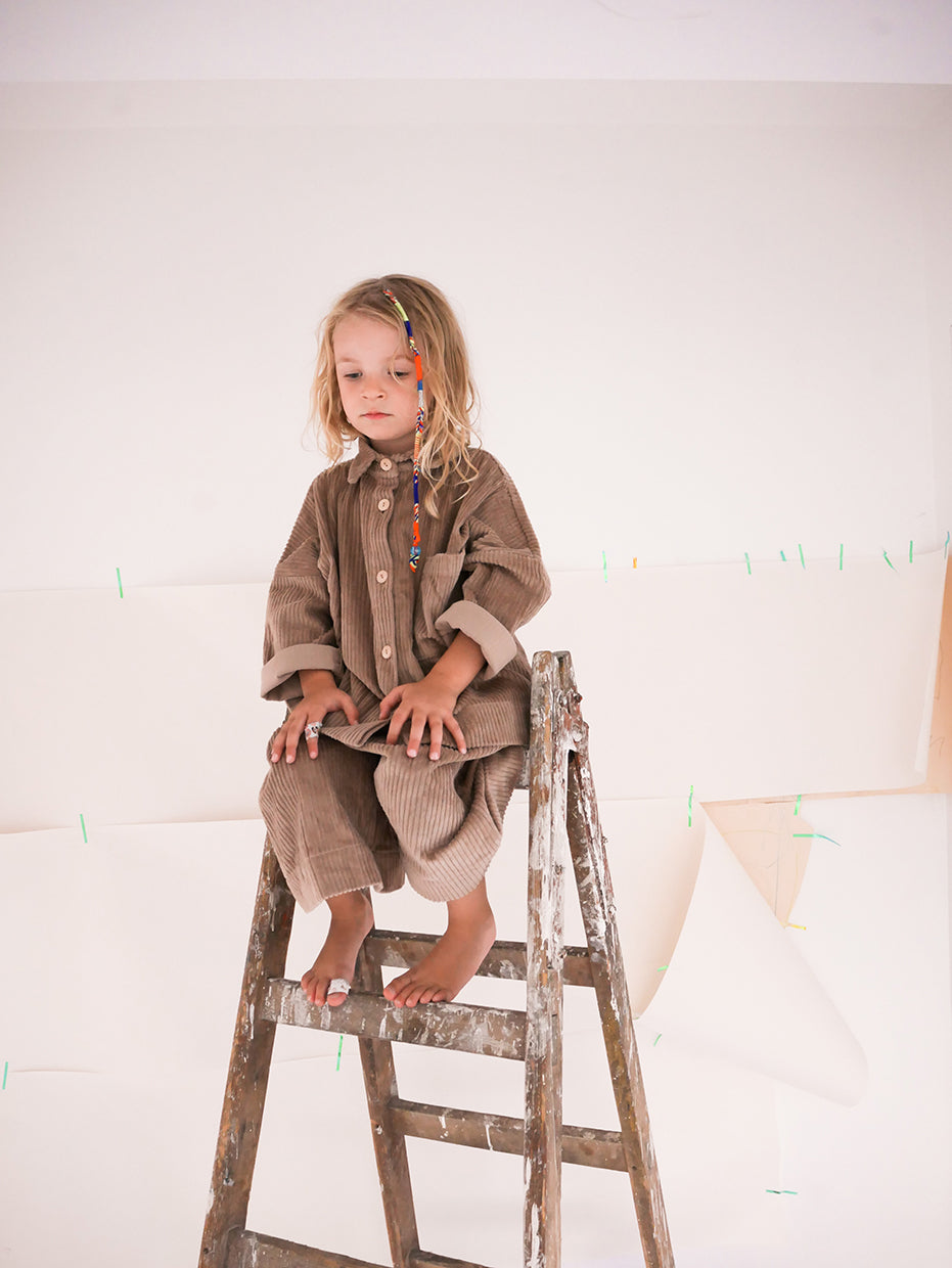 beżowa sztruksowa koszula z kołnierzykiem