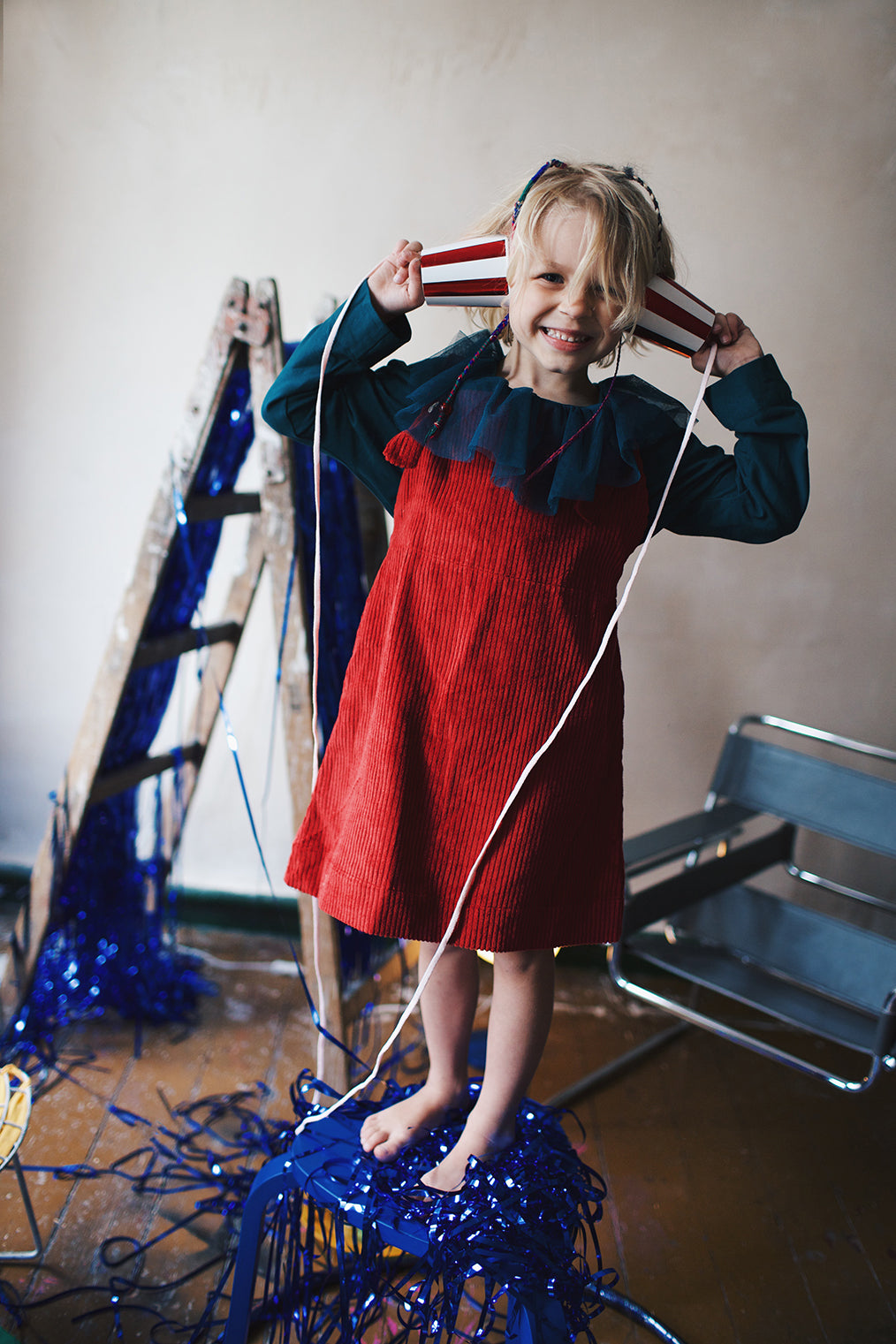 ciemnoczerwona spódniczka ogrodniczka- model posesyjny