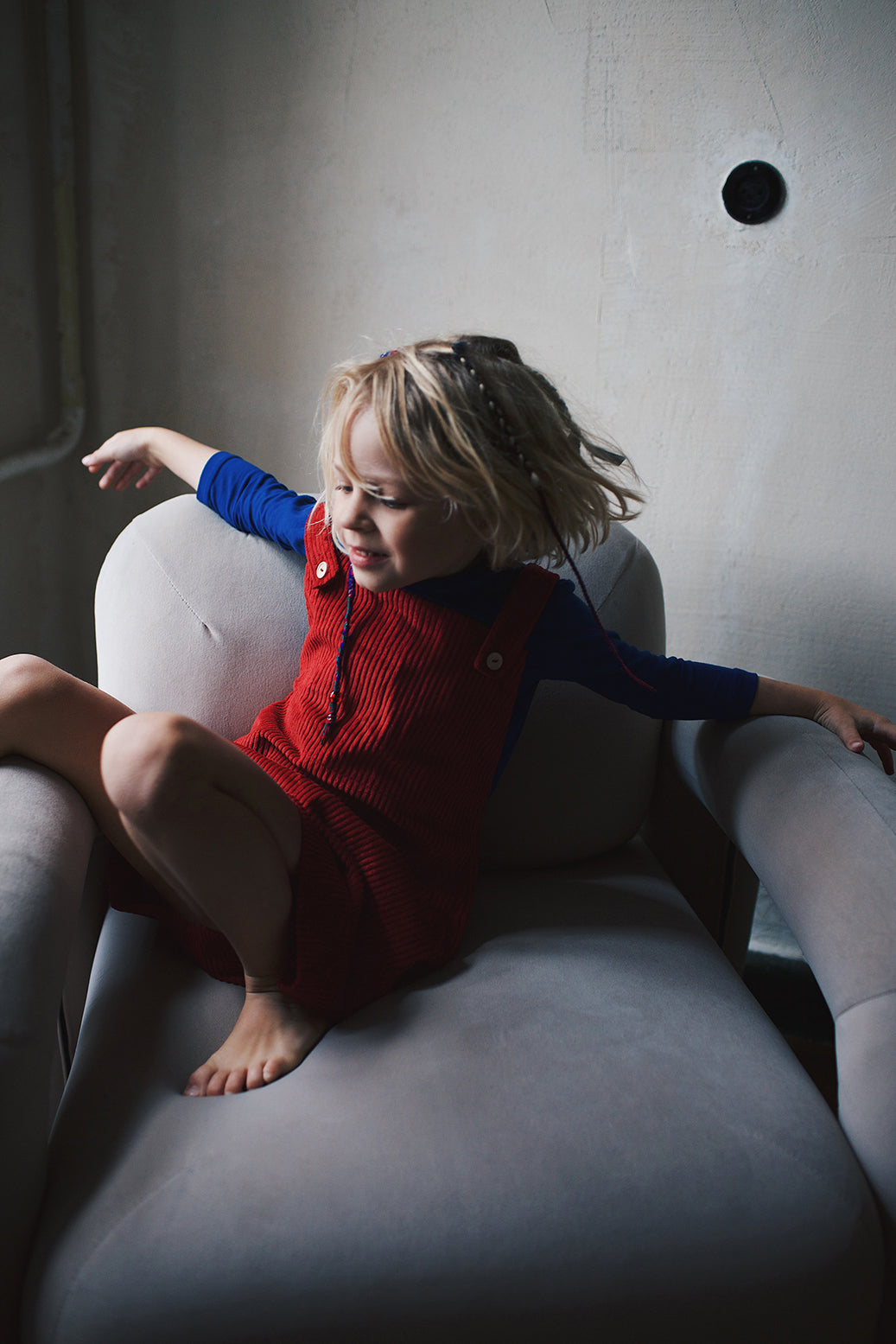 ciemnoczerwona spódniczka ogrodniczka- model posesyjny