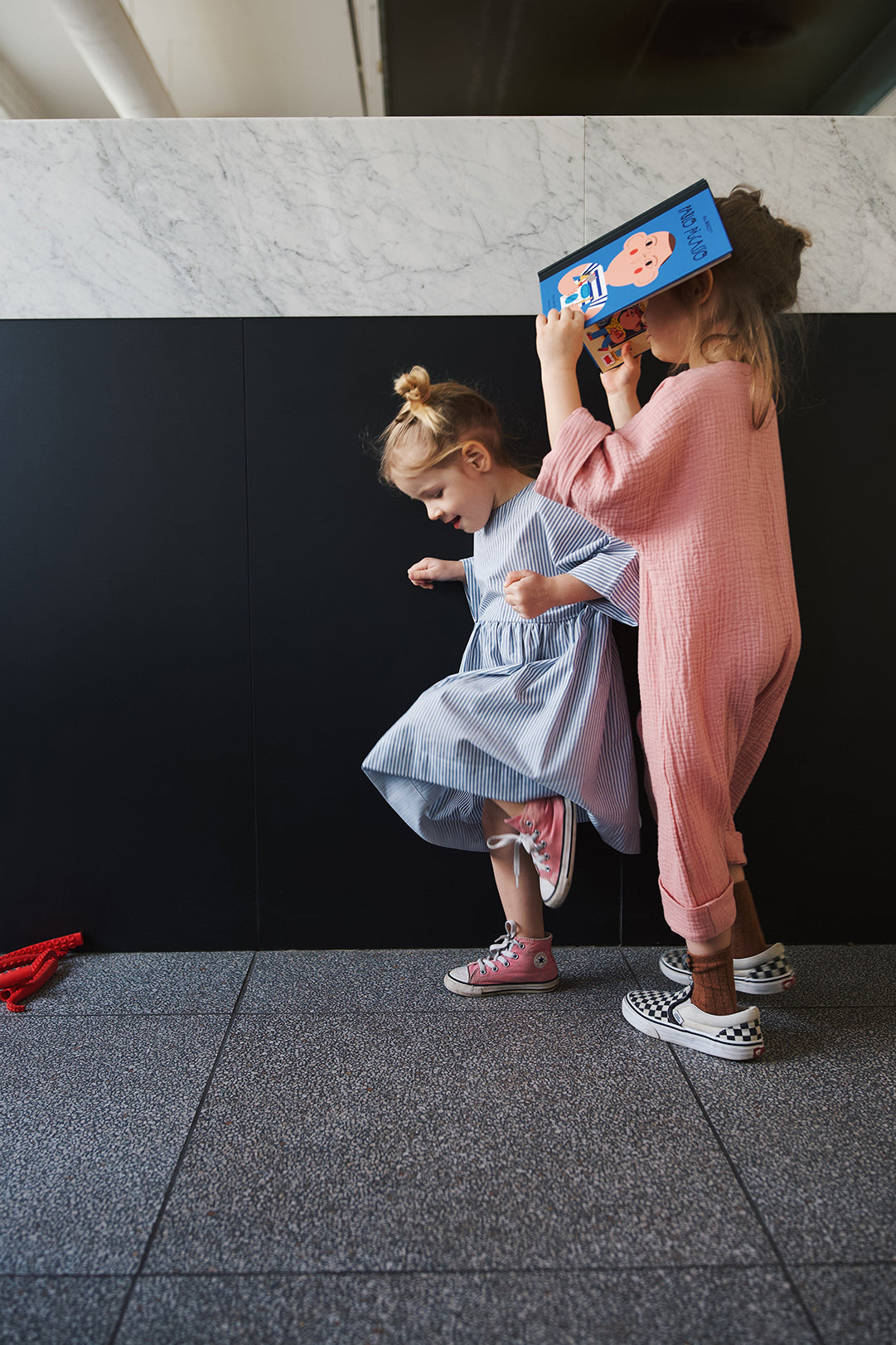 różowy kombinezon- egzemplarz posesyjny