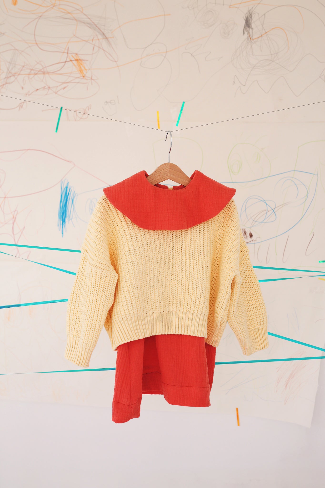 coral D=dress with big, round collar