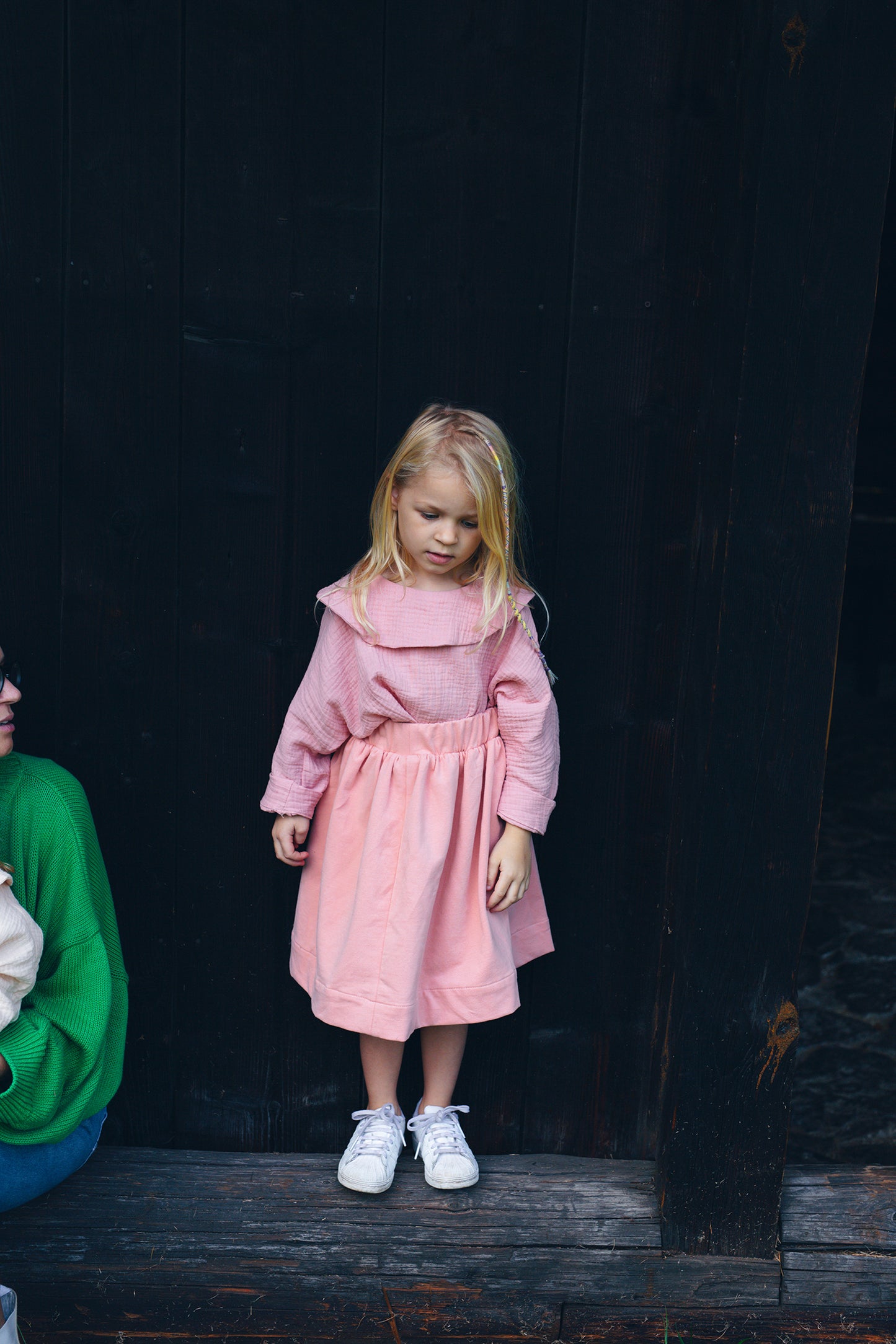 różowa spódniczka