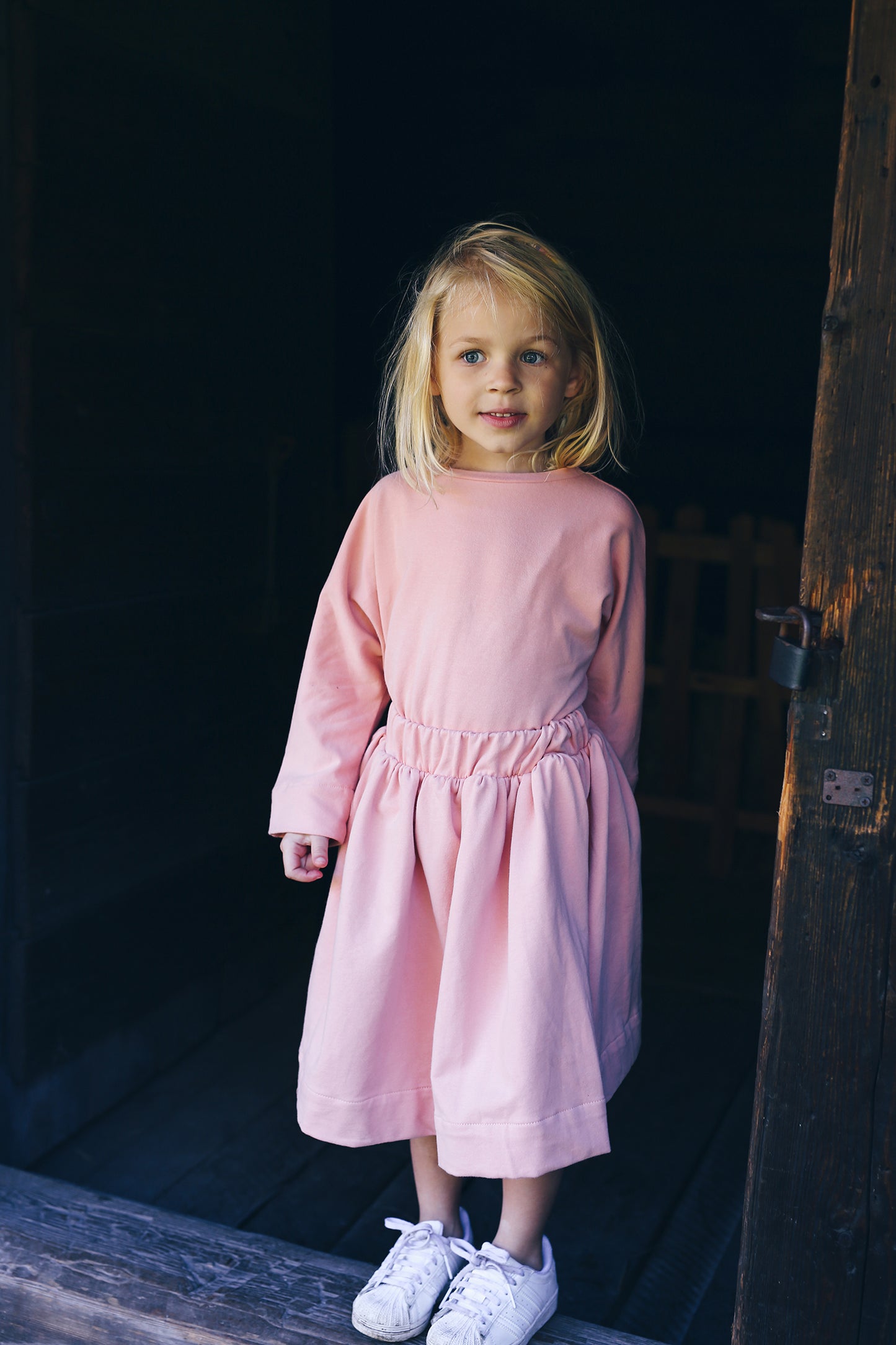 bluza w kolorze łososiowym