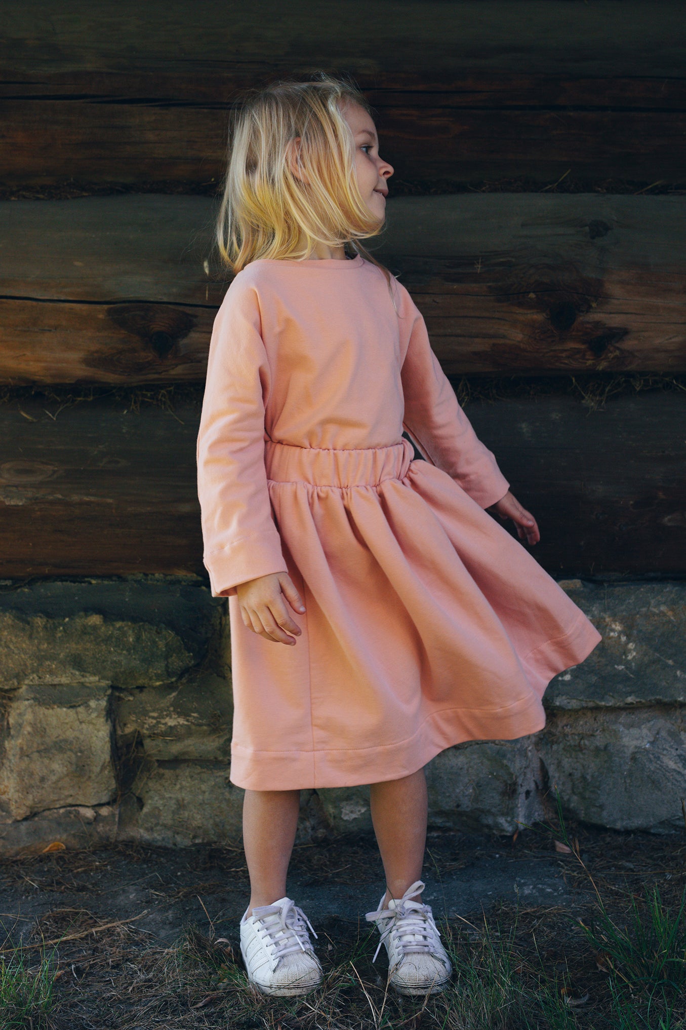 bluza w kolorze łososiowym