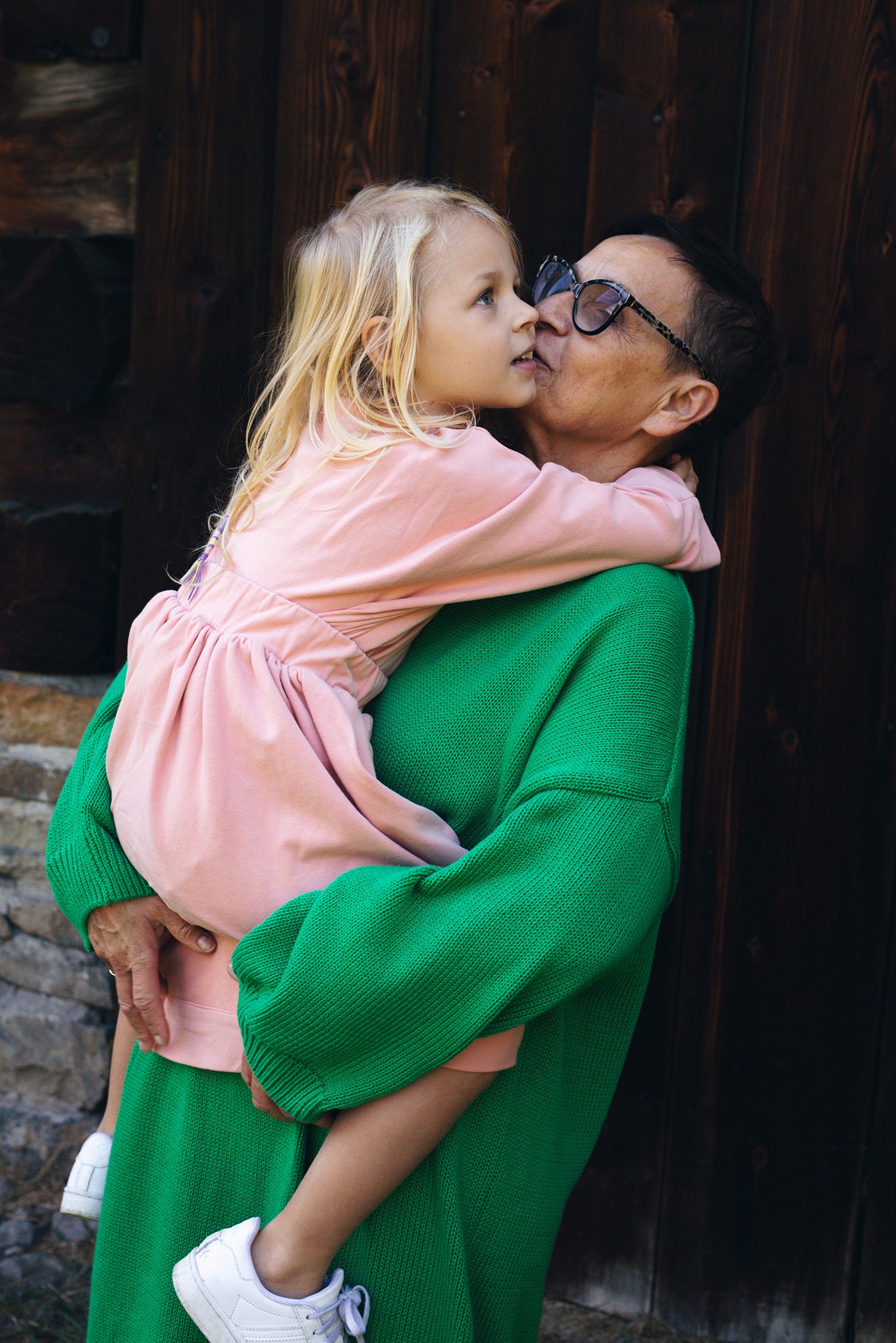 bluza w kolorze łososiowym