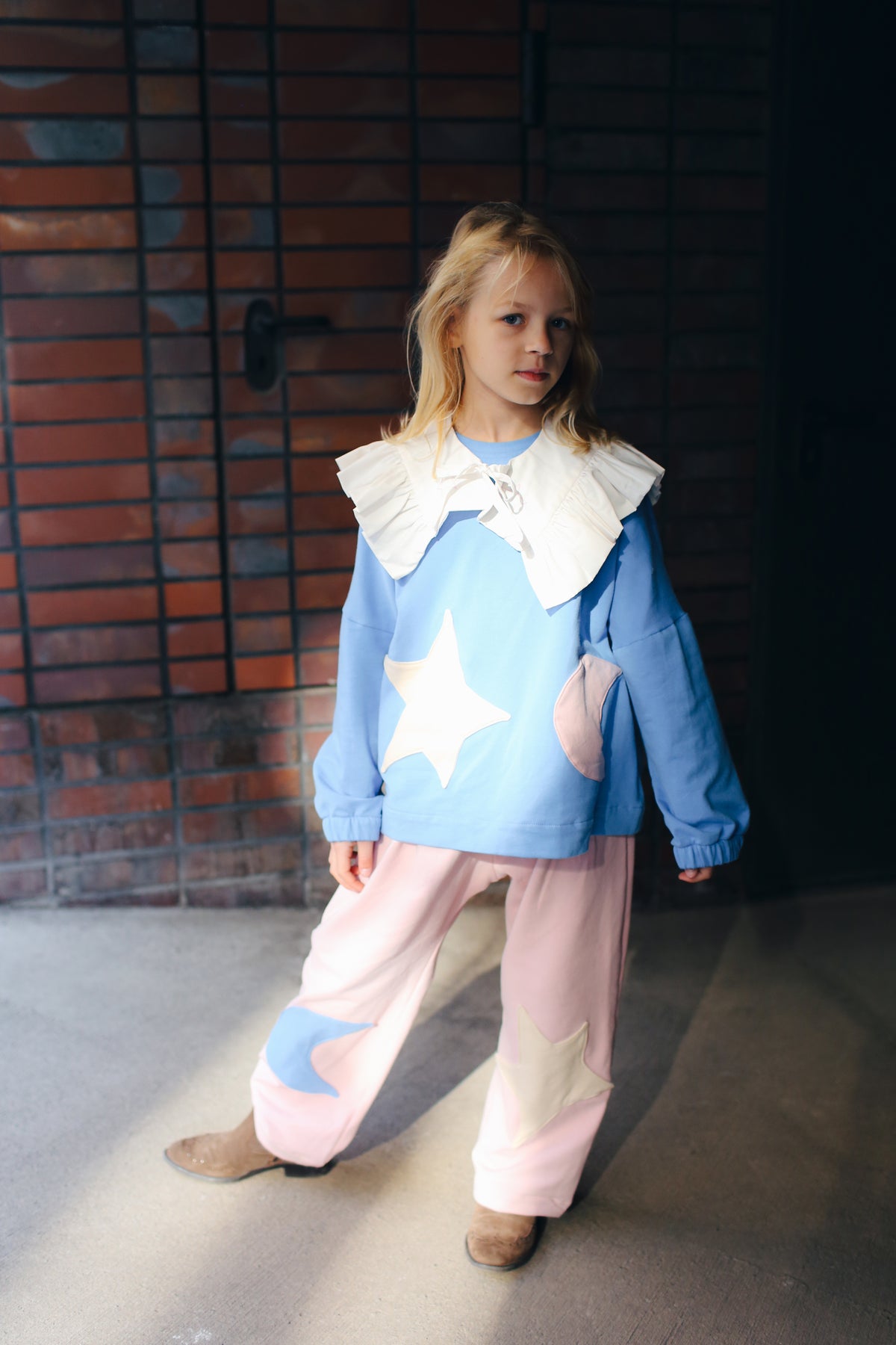 niebieska bluza księżycowa