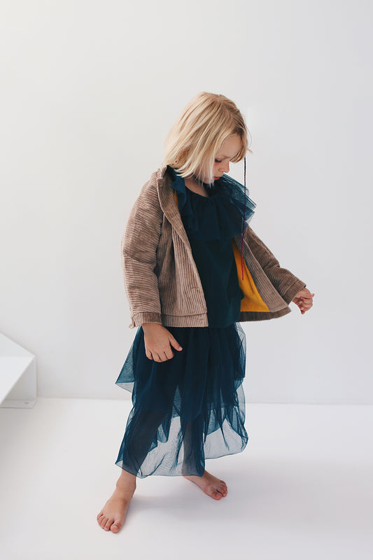 beżowa sztruksowa kurteczka- model posesyjny