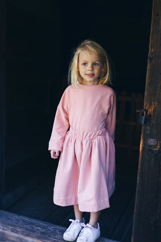 bluza w kolorze łososiowym